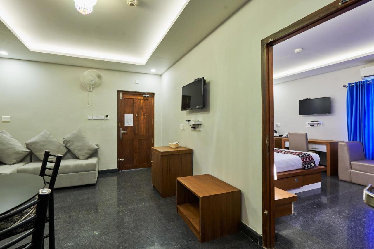 Отель Vidya Residency Thrissur Экстерьер фото