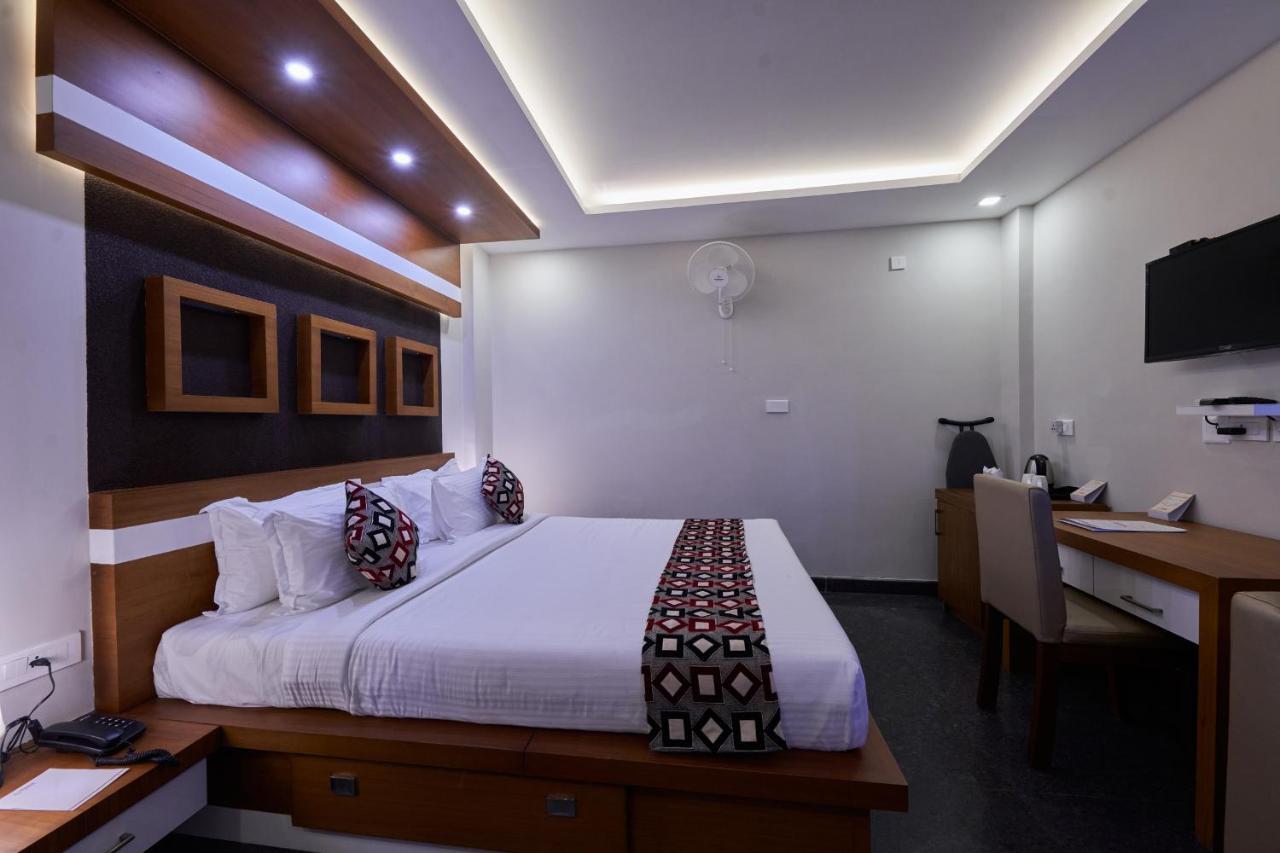 Отель Vidya Residency Thrissur Экстерьер фото