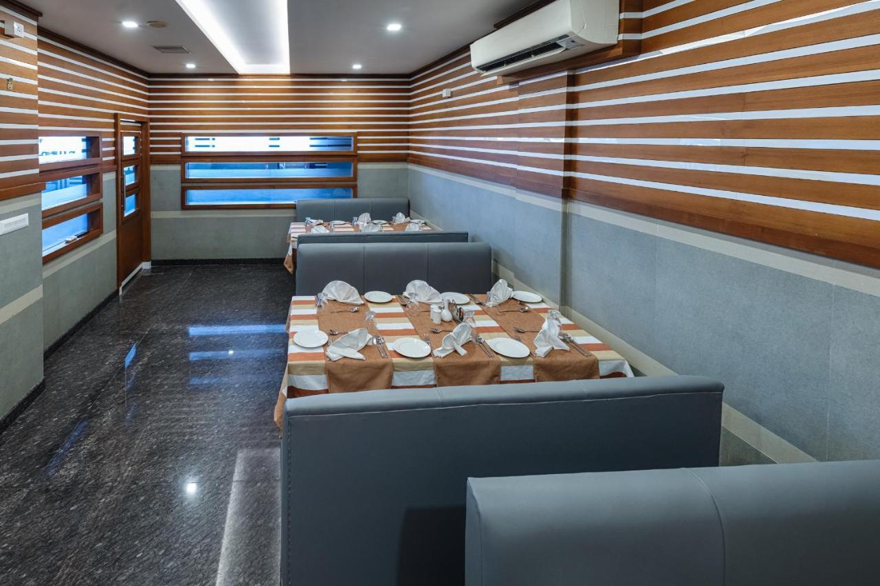 Отель Vidya Residency Thrissur Экстерьер фото