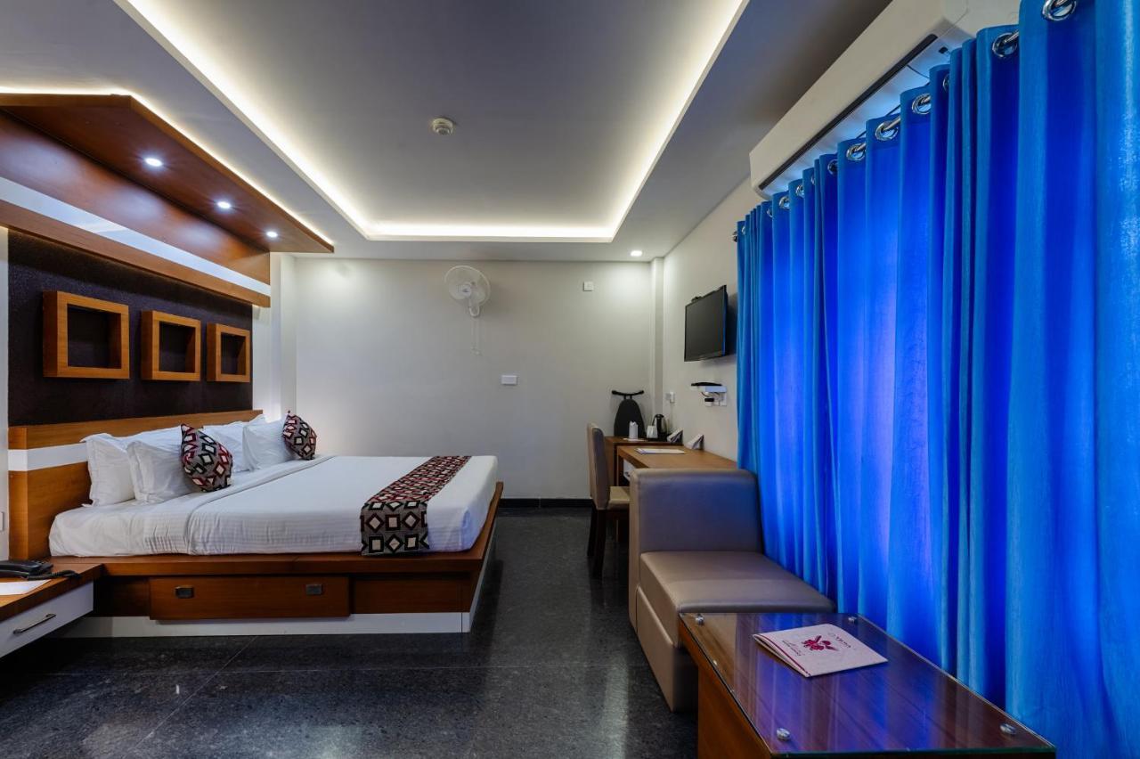 Отель Vidya Residency Thrissur Экстерьер фото