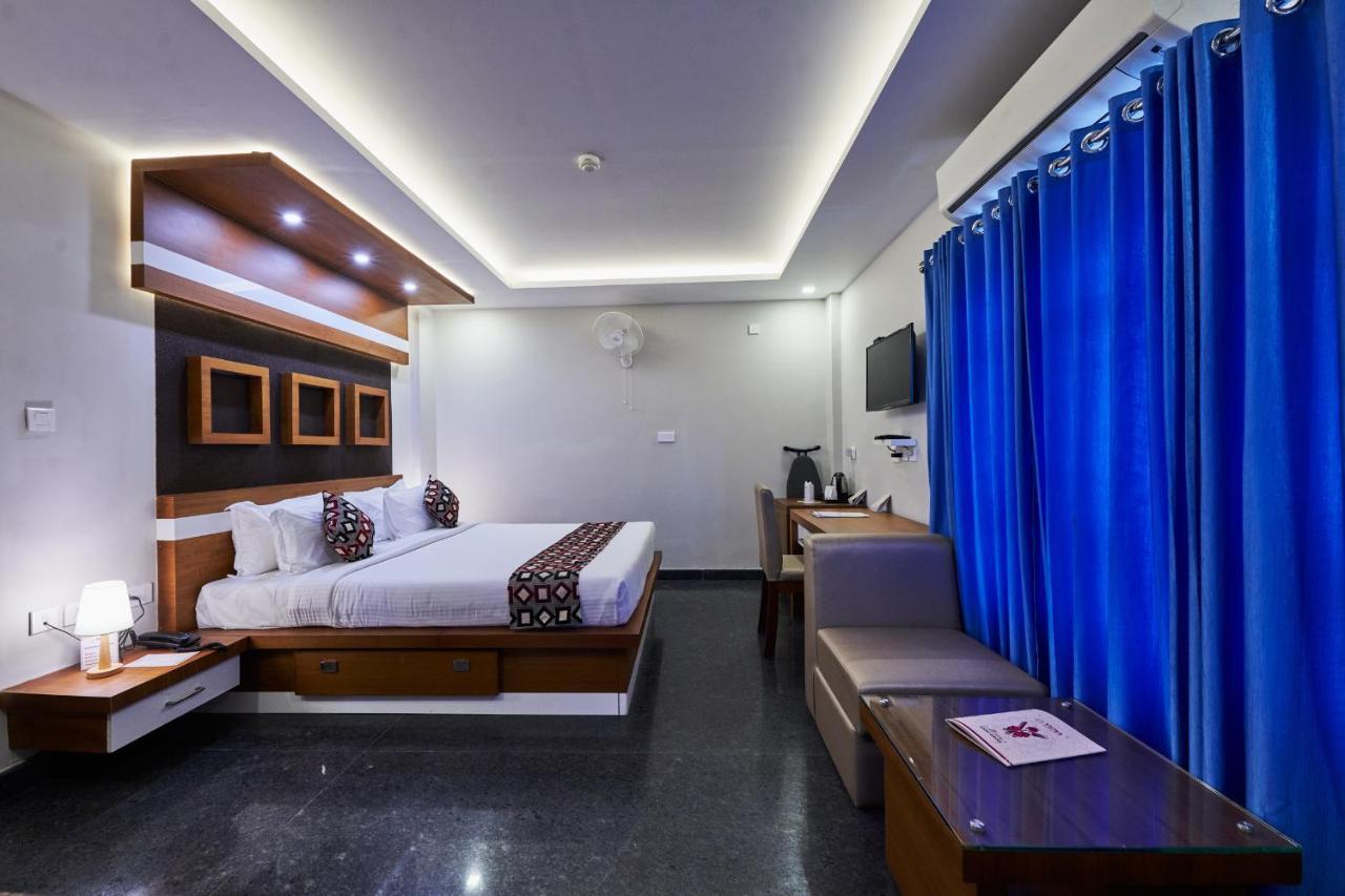 Отель Vidya Residency Thrissur Экстерьер фото