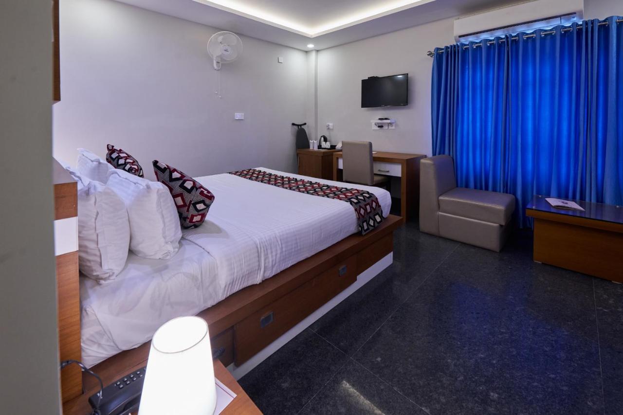 Отель Vidya Residency Thrissur Экстерьер фото