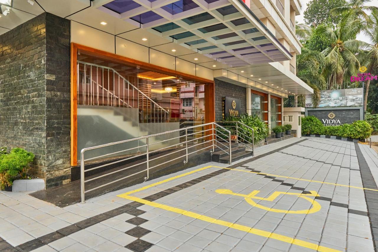 Отель Vidya Residency Thrissur Экстерьер фото